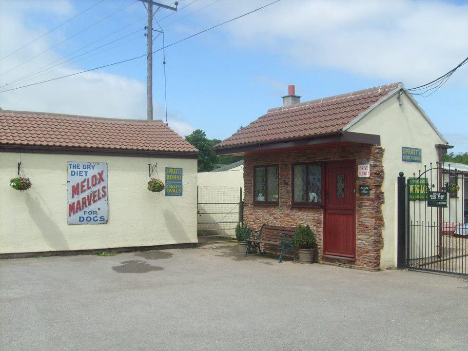 Cottage Boarding Kennel